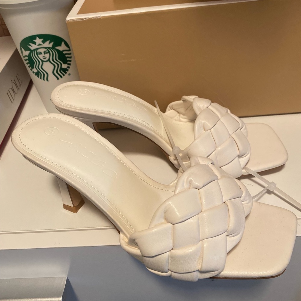 New!! Laicigo Size 5 - white.